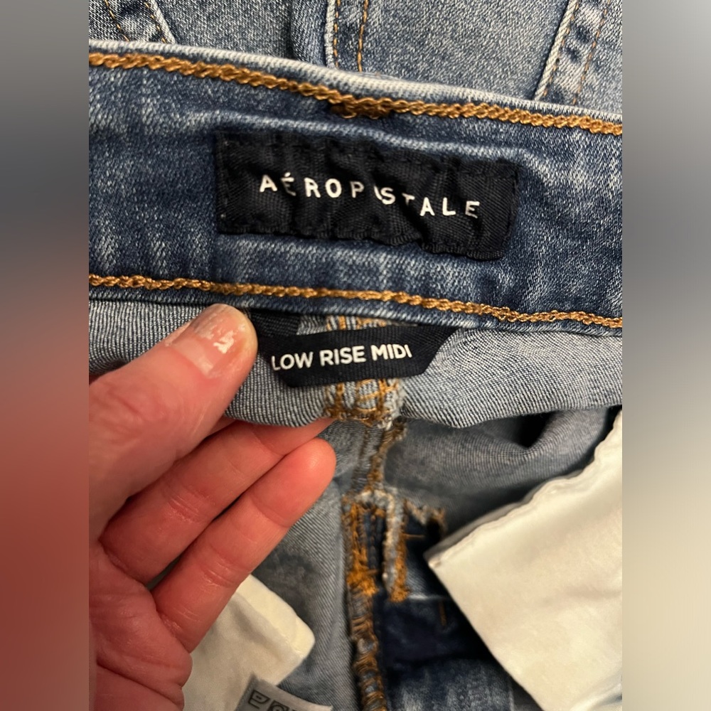 Aeropostale Seriously Stretchy Low-Rise Denim Midi Shorts - Picture 9 of 13